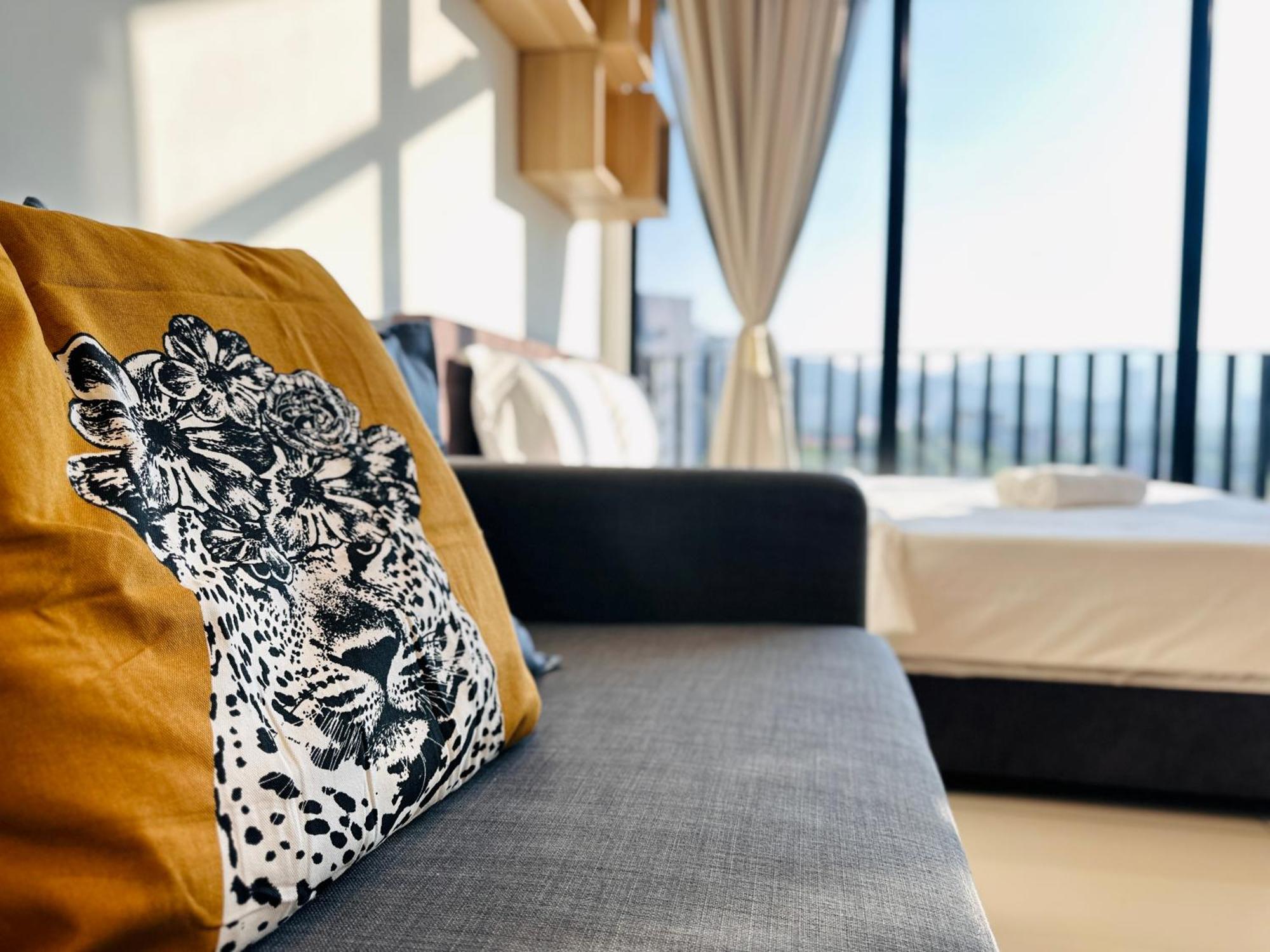 New Georgetown Instagramable 2Br Homestay For 10Pax 无敌美景两房民宿 Beacon Executive Suite المظهر الخارجي الصورة