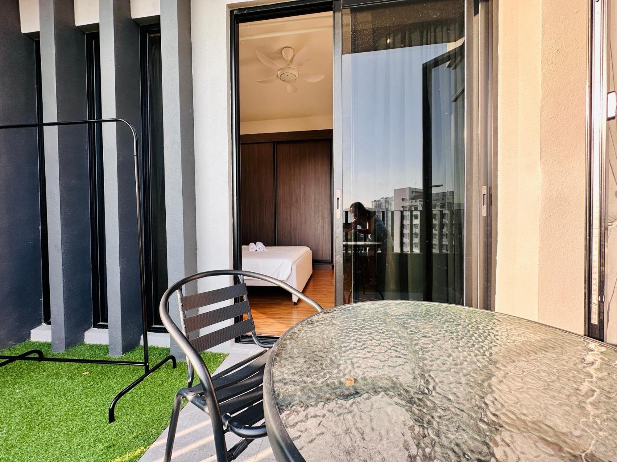 New Georgetown Instagramable 2Br Homestay For 10Pax 无敌美景两房民宿 Beacon Executive Suite المظهر الخارجي الصورة