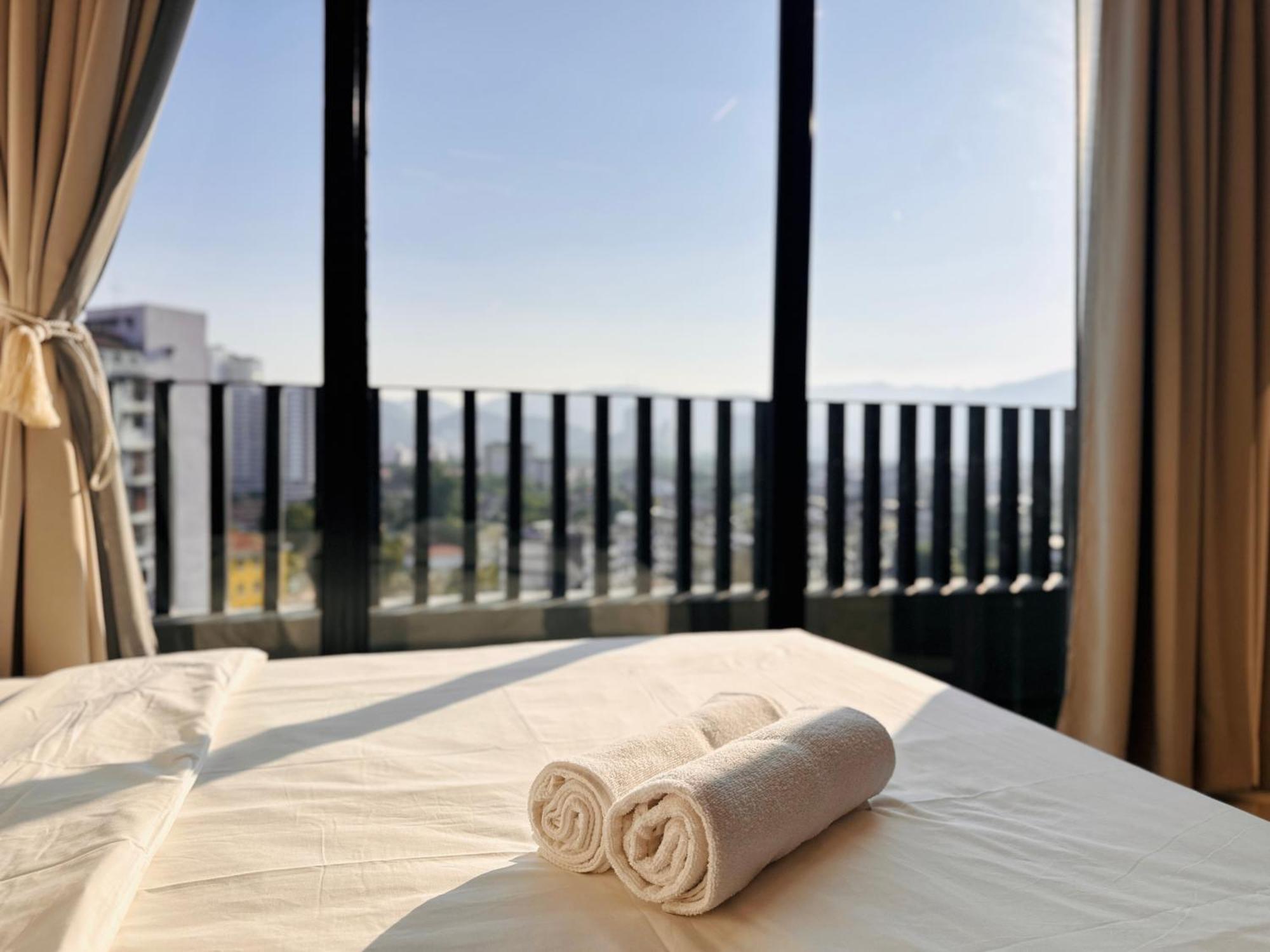 New Georgetown Instagramable 2Br Homestay For 10Pax 无敌美景两房民宿 Beacon Executive Suite المظهر الخارجي الصورة