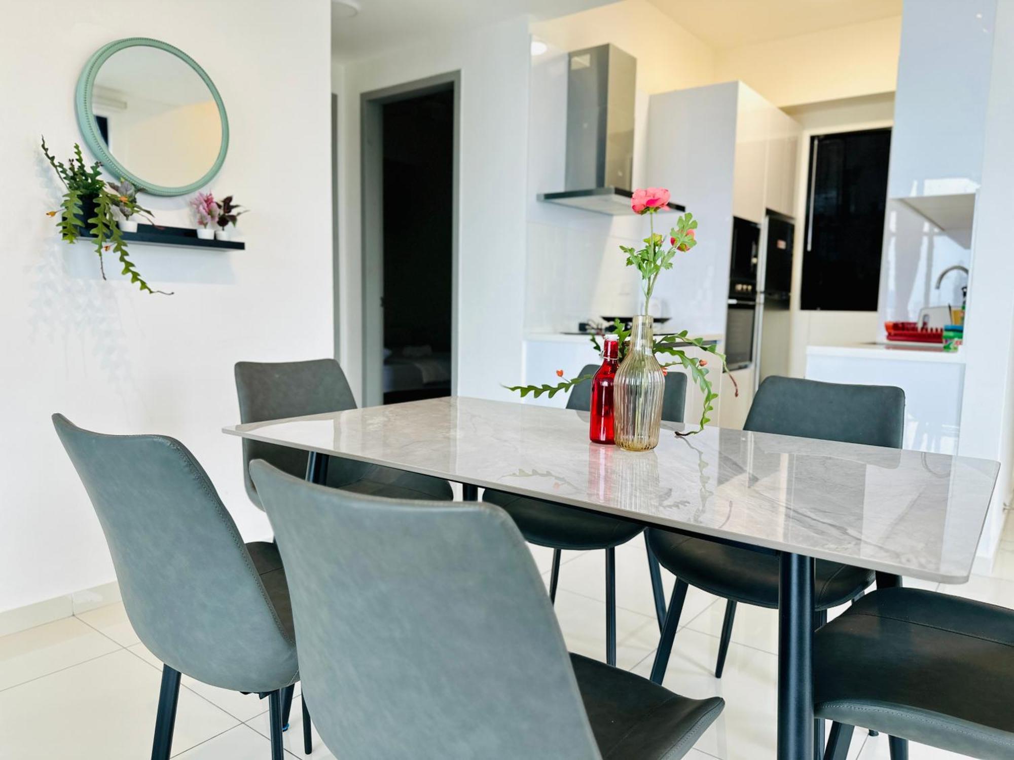 New Georgetown Instagramable 2Br Homestay For 10Pax 无敌美景两房民宿 Beacon Executive Suite المظهر الخارجي الصورة