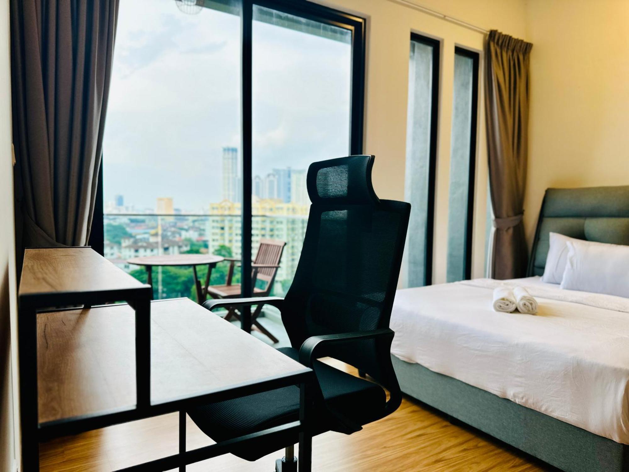 New Georgetown Instagramable 2Br Homestay For 10Pax 无敌美景两房民宿 Beacon Executive Suite المظهر الخارجي الصورة