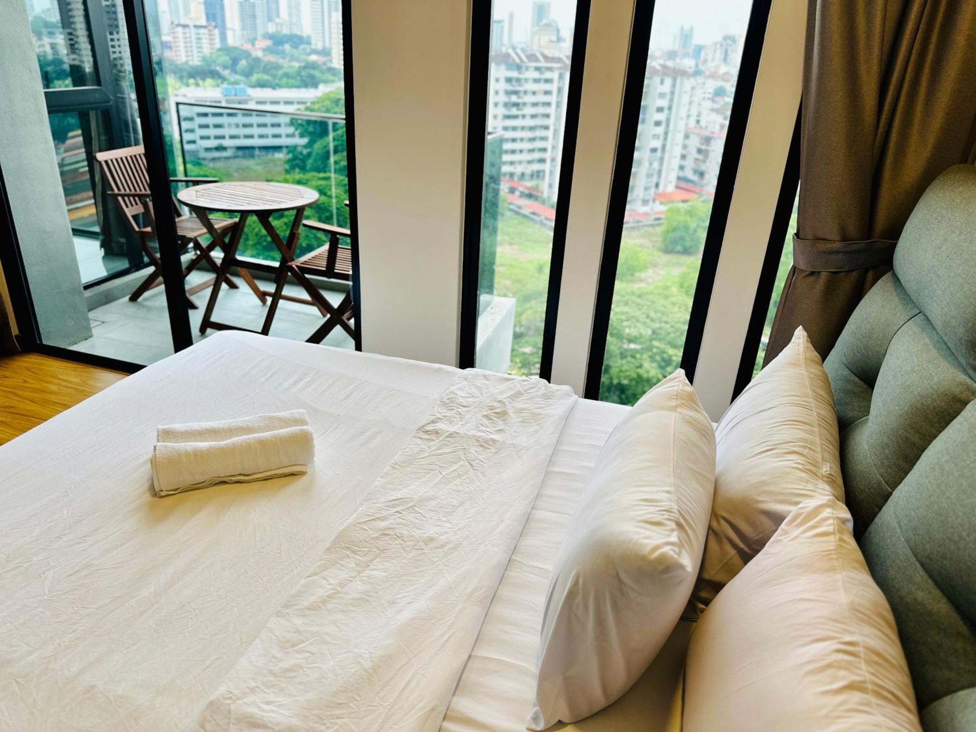 New Georgetown Instagramable 2Br Homestay For 10Pax 无敌美景两房民宿 Beacon Executive Suite المظهر الخارجي الصورة