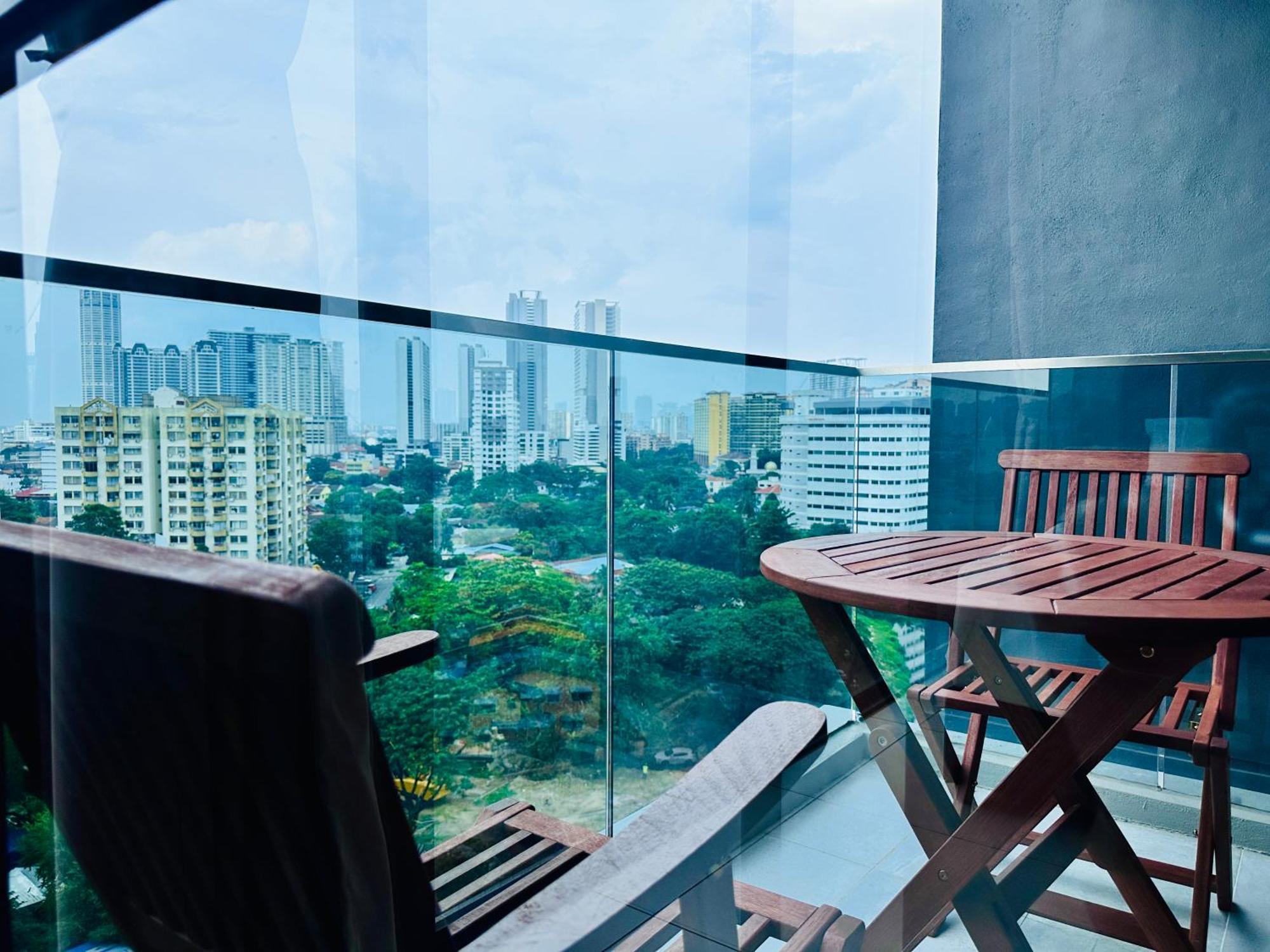 New Georgetown Instagramable 2Br Homestay For 10Pax 无敌美景两房民宿 Beacon Executive Suite المظهر الخارجي الصورة